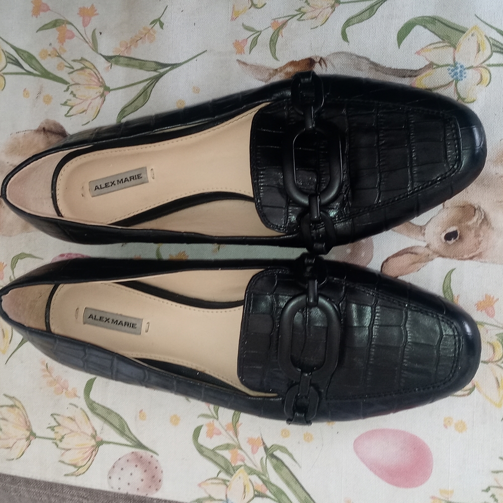 Women's shoes